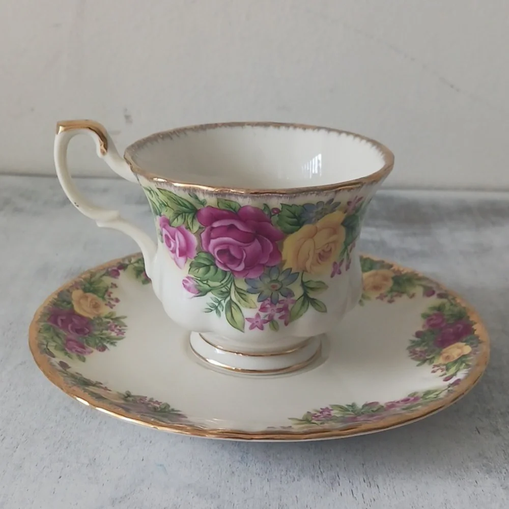 Set of Tea Cup and Saucer Roses Fine Porcelain RUI Handmade in P.R.C Original